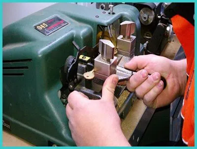 Advanced Locksmith Service Old Greenwich, CT 203-397-6392 - 18-key-making